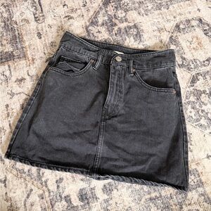 Zara Black High-Waisted Mini Skirt – Women’s Size S